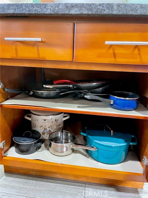 Fully Stocked Kitchen