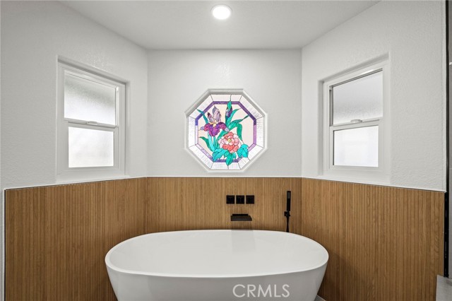 Detail Gallery Image 32 of 67 For 22731 Canyon Lake Dr, Canyon Lake,  CA 92587 - 4 Beds | 4 Baths