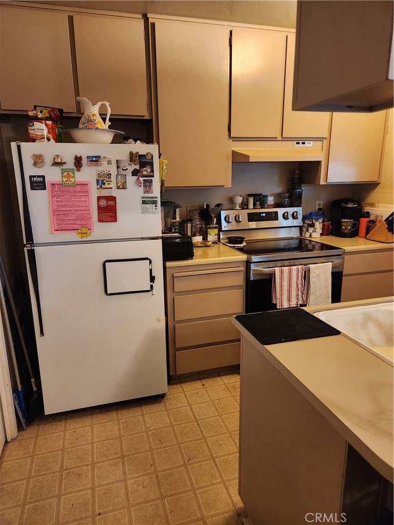 https://media.crmls.org/medias/c32563ba-c492-424c-ab86-d7a114f175e4.jpg?preset=X-Large