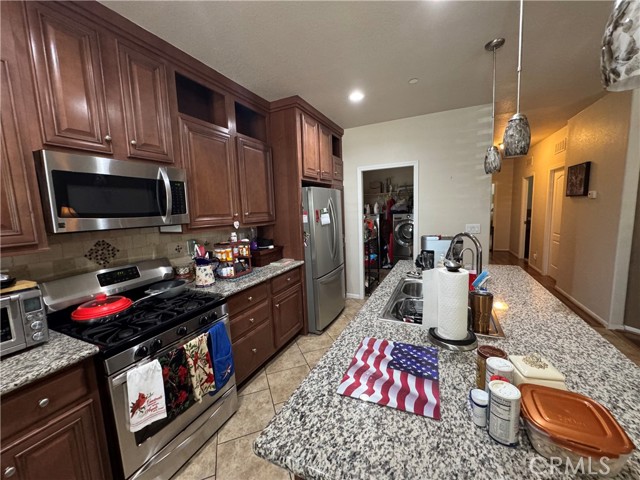 28876 Calle De La Paz, Murrieta CA: https://media.crmls.org/medias/c325afdf-5bcb-4d20-9201-8b0145caf1a8.jpg