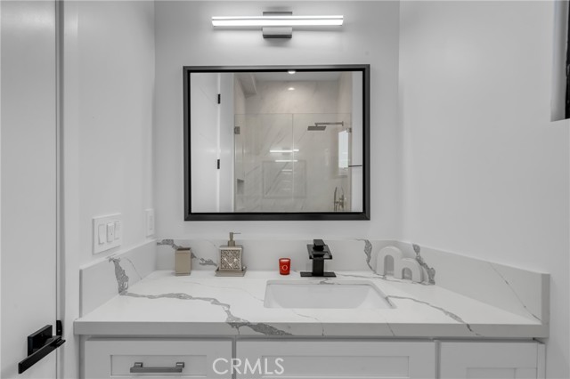5196 Orange Place, Los Angeles CA: https://media.crmls.org/medias/c325b764-350f-495f-9695-dbe933ca5438.jpg