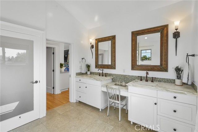 Detail Gallery Image 35 of 49 For 2464 Walnut Ave, Venice,  CA 90291 - 4 Beds | 3/1 Baths