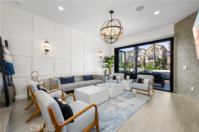 Detail Gallery Image 5 of 32 For 122 21st St, Huntington Beach,  CA 92648 - 3 Beds | 5/1 Baths