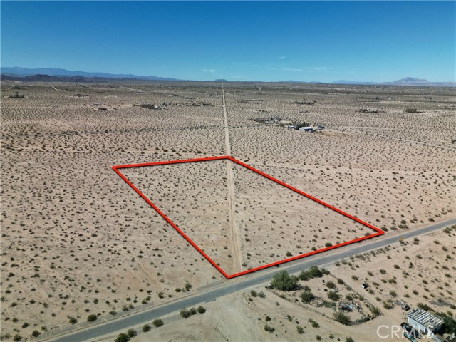 3492 Meldora Avenue, 29 Palms CA: https://media.crmls.org/medias/c326710a-5795-4687-9e4c-4ba6a939e53b.jpg
