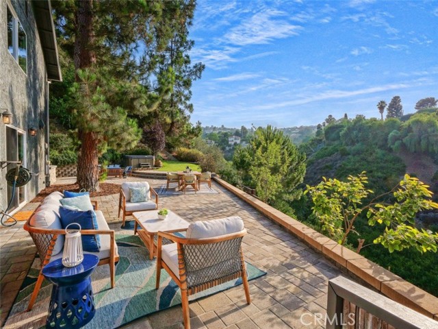 4358 Cartesian Circle, Palos Verdes Peninsula CA: https://media.crmls.org/medias/c32748ce-8ccf-4c0b-9146-b0a6feafedad.jpg