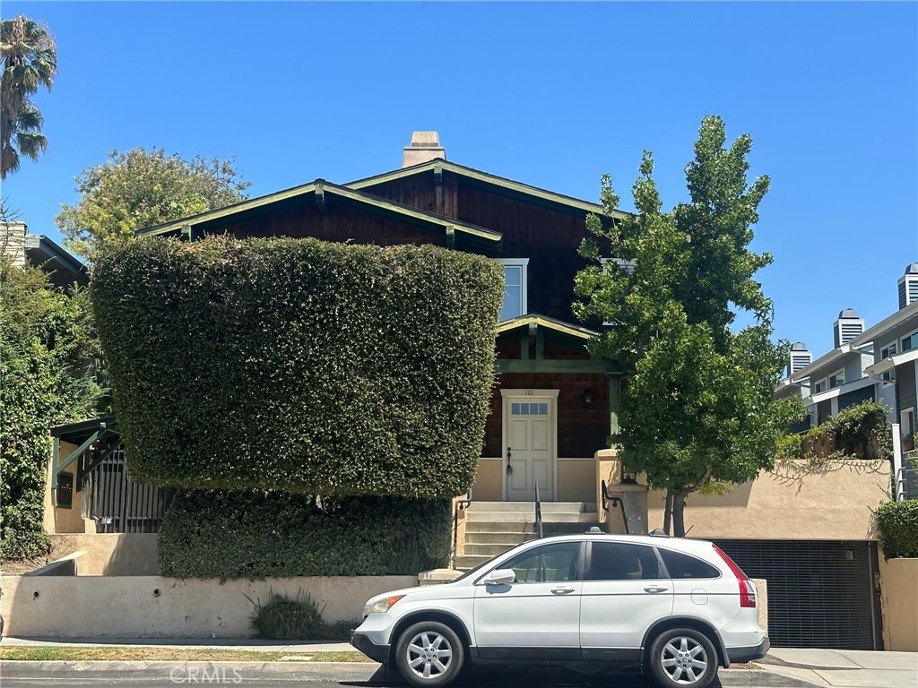 263 E Glenarm Street #101