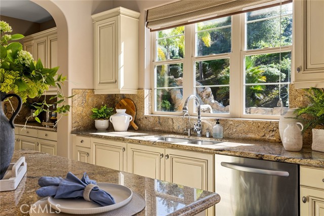 Detail Gallery Image 12 of 42 For 2831 Venezia Ct, Chino Hills,  CA 91709 - 5 Beds | 5/1 Baths