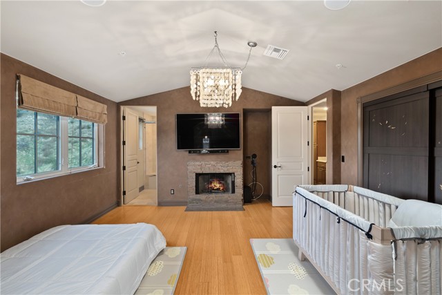 4630 Esparto Street, Woodland Hills CA: https://media.crmls.org/medias/c327f7ee-65e2-4e6a-bbd1-7ea53d881254.jpg