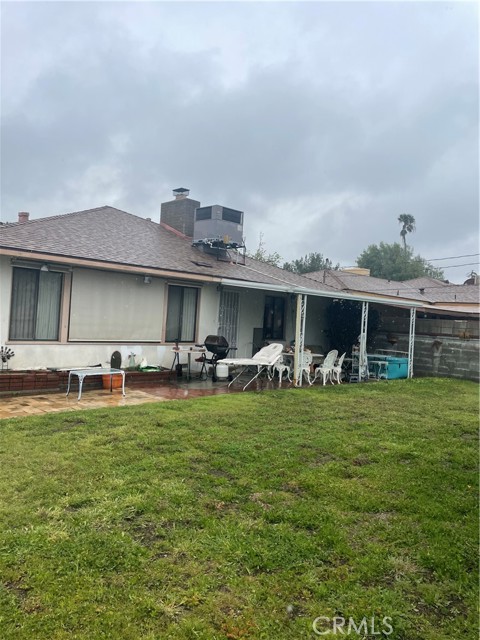 Rear Yard covered patio