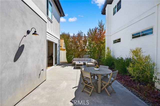 2216 Bataan Road, Redondo Beach CA: https://media.crmls.org/medias/c328e9e3-cced-4204-8409-67a6ff78ad4c.jpg