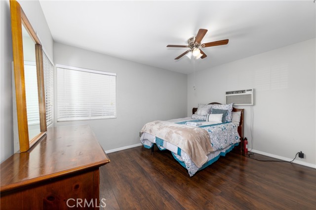 261 E Fig Avenue, Monrovia CA: https://media.crmls.org/medias/c32915f9-17b1-4d42-af18-8c5582e6d848.jpg
