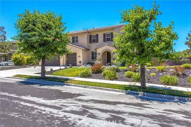 33411 Miners Drive, Yucaipa CA: https://media.crmls.org/medias/c3293234-2383-44ad-b750-676f60f25de8.jpg