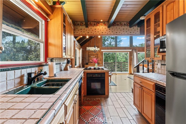 Detail Gallery Image 23 of 42 For 332 Wylerhorn Dr, Crestline,  CA 92325 - 4 Beds | 2/1 Baths