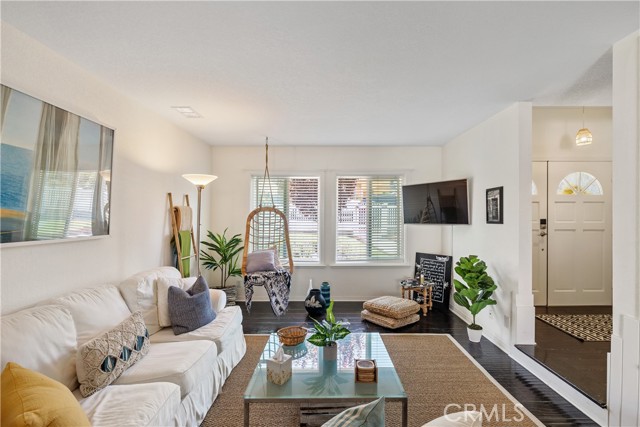 Detail Gallery Image 11 of 42 For 2117 Rockefeller Ln #1,  Redondo Beach,  CA 90278 - 4 Beds | 2/1 Baths