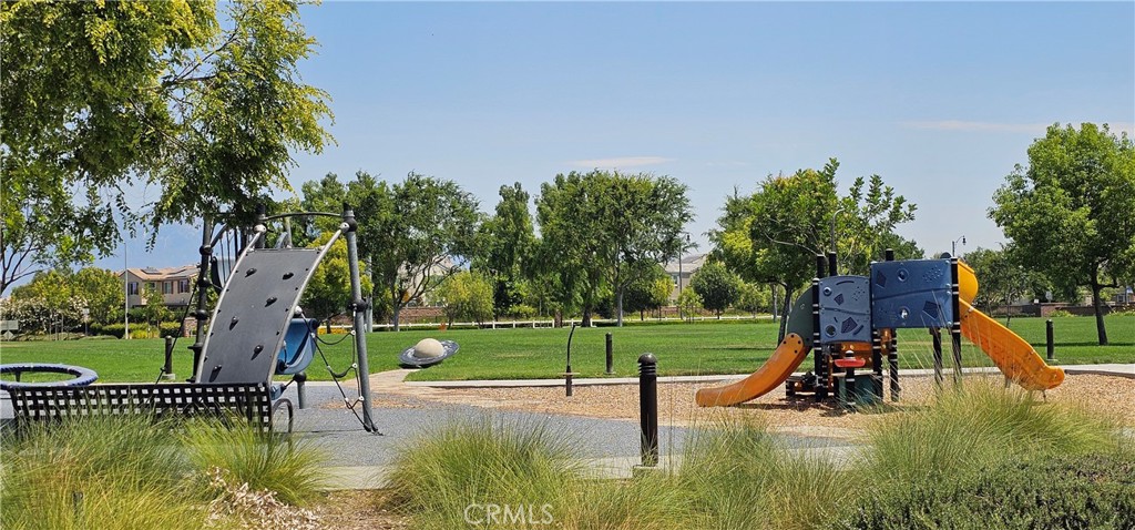 https://media.crmls.org/medias/c32b6224-1677-4be0-9d9c-3059f62dfa17.jpg?preset=X-Large