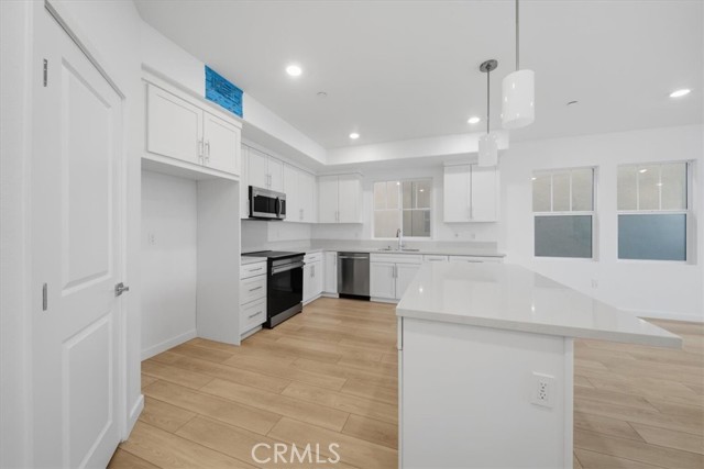 Detail Gallery Image 11 of 34 For 2520 Iconic St, South El Monte,  CA 91733 - 4 Beds | 3/1 Baths