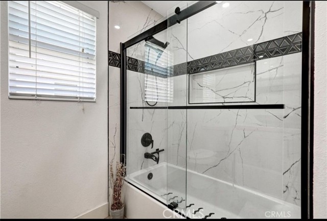 Detail Gallery Image 18 of 28 For 575 Rembrandt, Corona,  CA 92882 - 4 Beds | 3 Baths