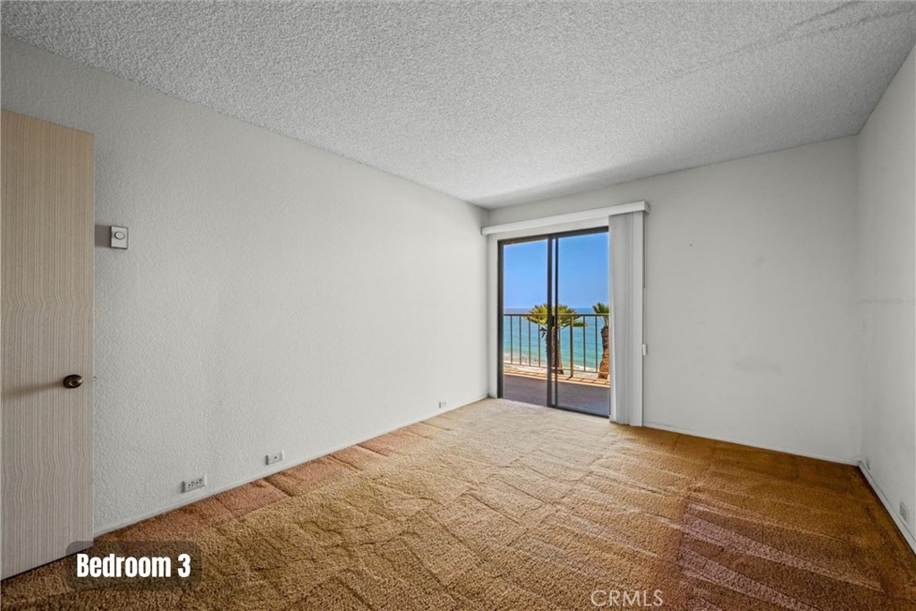 https://media.crmls.org/medias/c32dfc07-79e0-442e-b6ed-d7a4860a6ac4.jpg?preset=X-Large