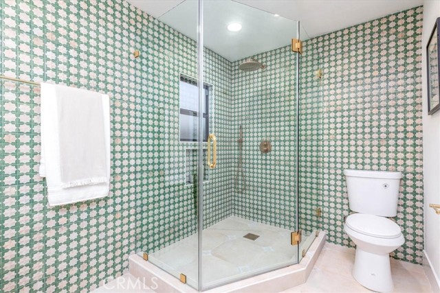 312 N Bronson Avenue, Los Angeles CA: https://media.crmls.org/medias/c32e11cf-84aa-4296-8933-0f98adbac5b4.jpg