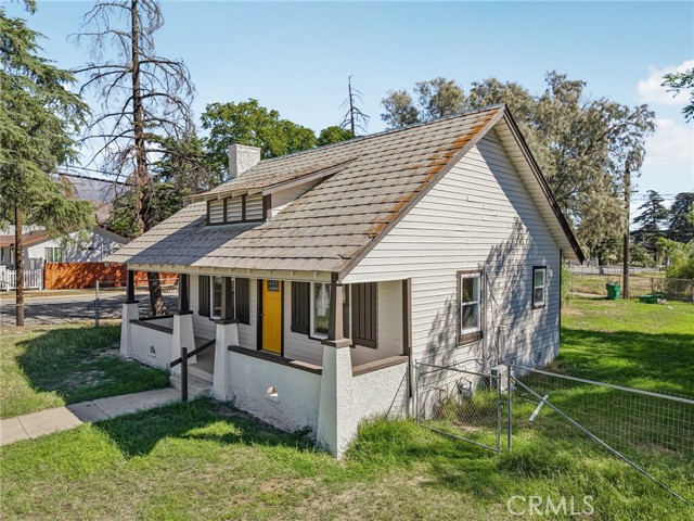 182 N 4 Street, Banning CA: https://media.crmls.org/medias/c32e13c5-ad95-45f3-a3b0-e6fffe344a21.jpg