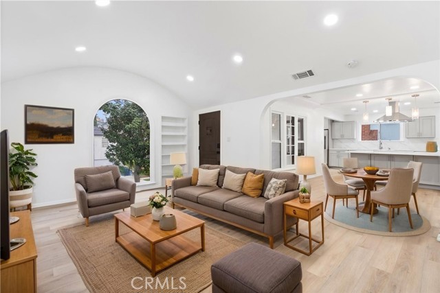 6010 S Verdun Avenue, Los Angeles CA: https://media.crmls.org/medias/c32e578e-8f09-4981-bb6f-6c9c77528077.jpg