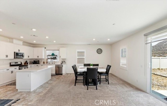 Detail Gallery Image 5 of 23 For 21288 Telegraph Rd, Riverside,  CA 92507 - 5 Beds | 3 Baths