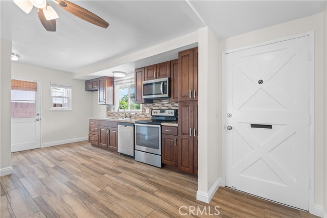 Detail Gallery Image 7 of 27 For 17551 Misty, Huntington Beach,  CA 92649 - 4 Beds | 2 Baths