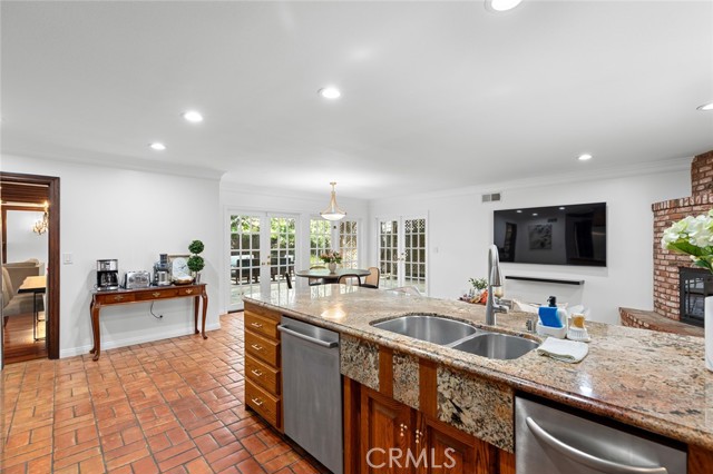 16842 Harkness Circle, Huntington Beach CA: https://media.crmls.org/medias/c32efc89-8684-4877-8fbd-2997713fc5b4.jpg