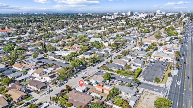 1704 W 2nd Street, Santa Ana CA: https://media.crmls.org/medias/c3303051-025a-46f2-bba9-e4a34f3b3fa2.jpg