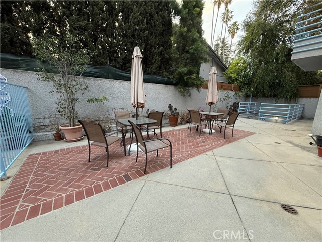 5151 Balboa Boulevard, Encino CA: https://media.crmls.org/medias/c33097c1-4f68-4c1e-9b18-34cf283e64e2.jpg