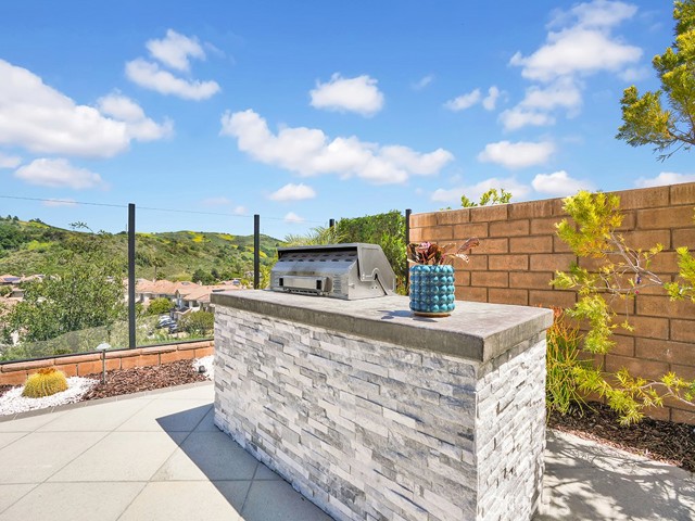 15 Cielo Azul, Mission Viejo CA: https://media.crmls.org/medias/c33146a7-2bbd-4121-99c7-3fbede8d08de.jpg