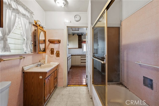 201 N Carondelet Street, Los Angeles CA: https://media.crmls.org/medias/c33176da-629a-4ef0-a966-0f2ed40e220a.jpg