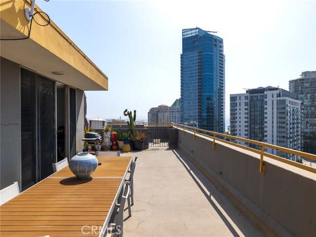 Detail Gallery Image 20 of 36 For 100 Atlantic Ave Ph2,  Long Beach,  CA 90802 - 2 Beds | 2 Baths