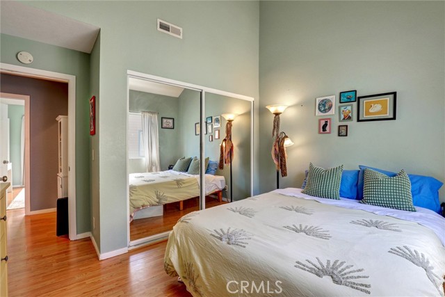 533 Walnut Avenue, Long Beach CA: https://media.crmls.org/medias/c331bc5e-82ac-4331-8b39-76cc07fc2e0b.jpg