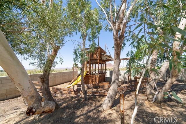 17157 Hacienda Boulevard, California City CA: https://media.crmls.org/medias/c3325e41-466a-48fd-8049-293e5de11ff3.jpg