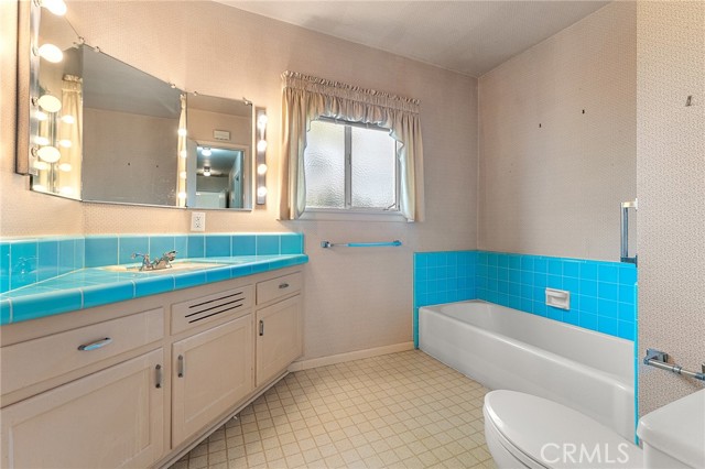 Detail Gallery Image 15 of 25 For 947 Nottingham Dr, Redlands,  CA 92373 - 3 Beds | 2 Baths