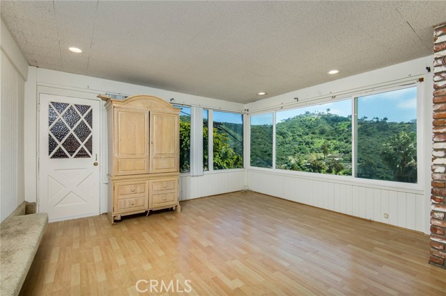 Detail Gallery Image 10 of 28 For 1095 Flamingo Rd, Laguna Beach,  CA 92651 - 4 Beds | 2/1 Baths