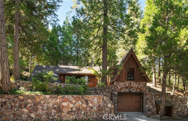 Detail Gallery Image 23 of 24 For 324 Summit Dr, Lake Arrowhead,  CA 92352 - 2 Beds | 2 Baths