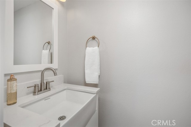 32091 Virginia Way, Laguna Beach CA: https://media.crmls.org/medias/c333f35b-bf74-4912-b12e-acc0604940f7.jpg