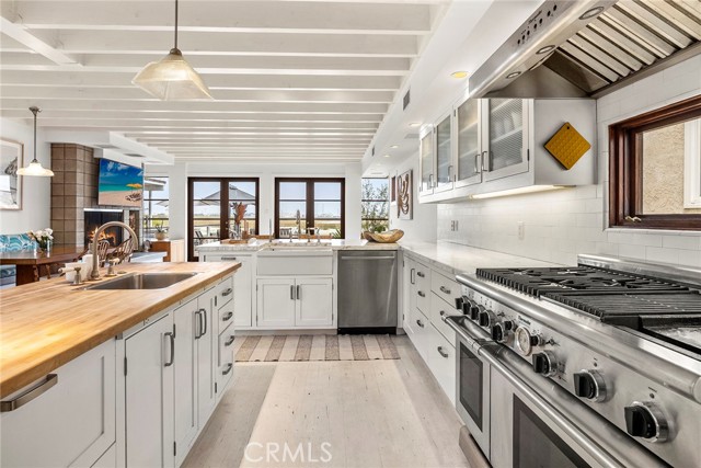 Detail Gallery Image 10 of 45 For 235 Canal St, Newport Beach,  CA 92663 - 4 Beds | 3/1 Baths