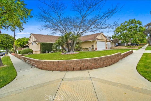 497 Westminster Avenue photo 3