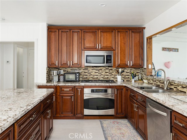 7559 Midfield Avenue, Los Angeles CA: https://media.crmls.org/medias/c33743d5-1095-450e-ba09-4464ee722e96.jpg