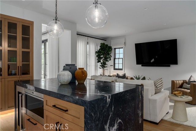 Detail Gallery Image 8 of 20 For 107 via Koron, Newport Beach,  CA 92663 - 4 Beds | 2/1 Baths