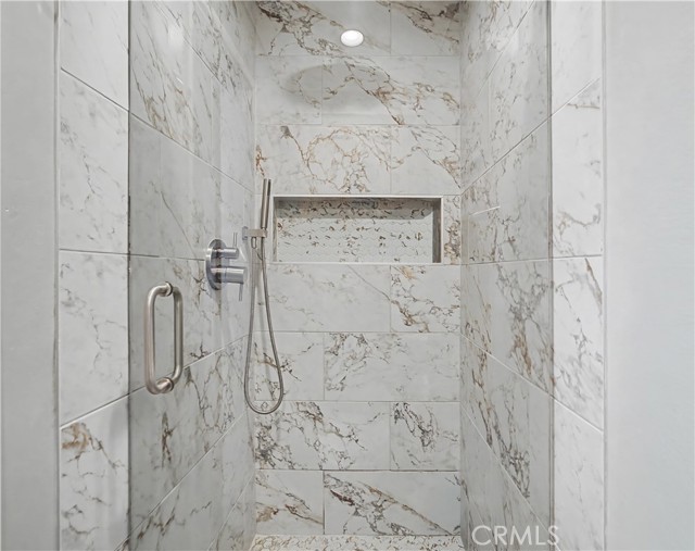 Detail Gallery Image 12 of 30 For 15 15th #22,  Hermosa Beach,  CA 90254 - 2 Beds | 2 Baths