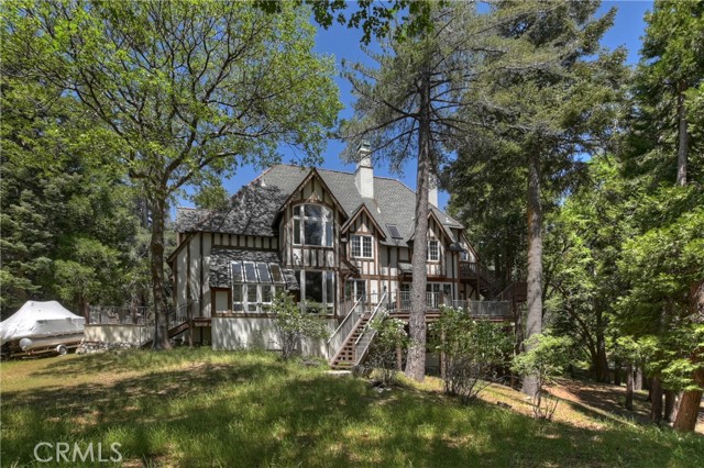 29223 Pigeon Hawk Lane, Lake Arrowhead CA: https://media.crmls.org/medias/c3386c32-b7fa-4e00-8865-790e006ec343.jpg