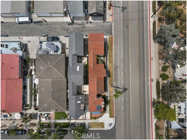 627 19th Street, Huntington Beach CA: https://media.crmls.org/medias/c3394858-14fa-4b09-ba88-a0d679b8e47a.jpg