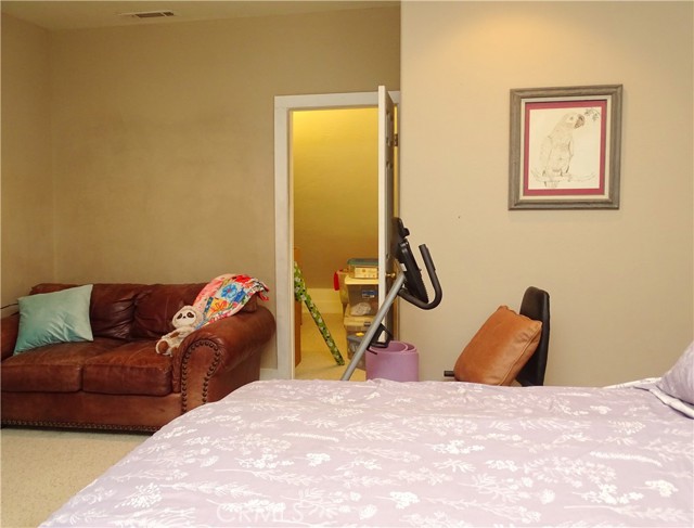 Detail Gallery Image 25 of 41 For 2097 Fox Ln, Big Bear City,  CA 92314 - 4 Beds | 3/1 Baths