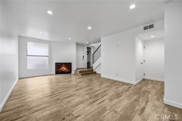 Detail Gallery Image 9 of 37 For 219 N Isabel St #4,  Glendale,  CA 91206 - 2 Beds | 2/1 Baths