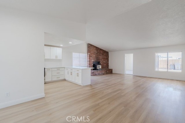 16233 Manzanita Street, Hesperia CA: https://media.crmls.org/medias/c33a7cf1-a167-4b7f-a6b7-94c88f9b2faa.jpg