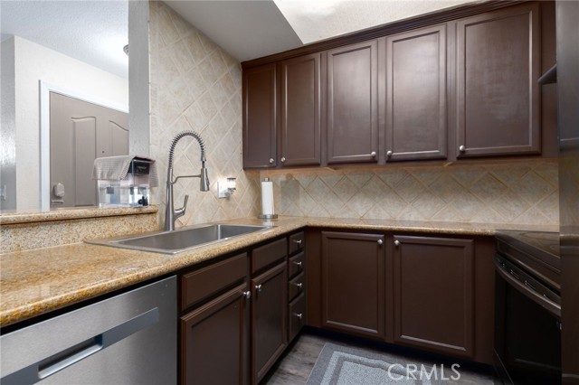 Detail Gallery Image 3 of 26 For 432 Edgehill Ln #26,  Oceanside,  CA 92054 - 1 Beds | 1 Baths